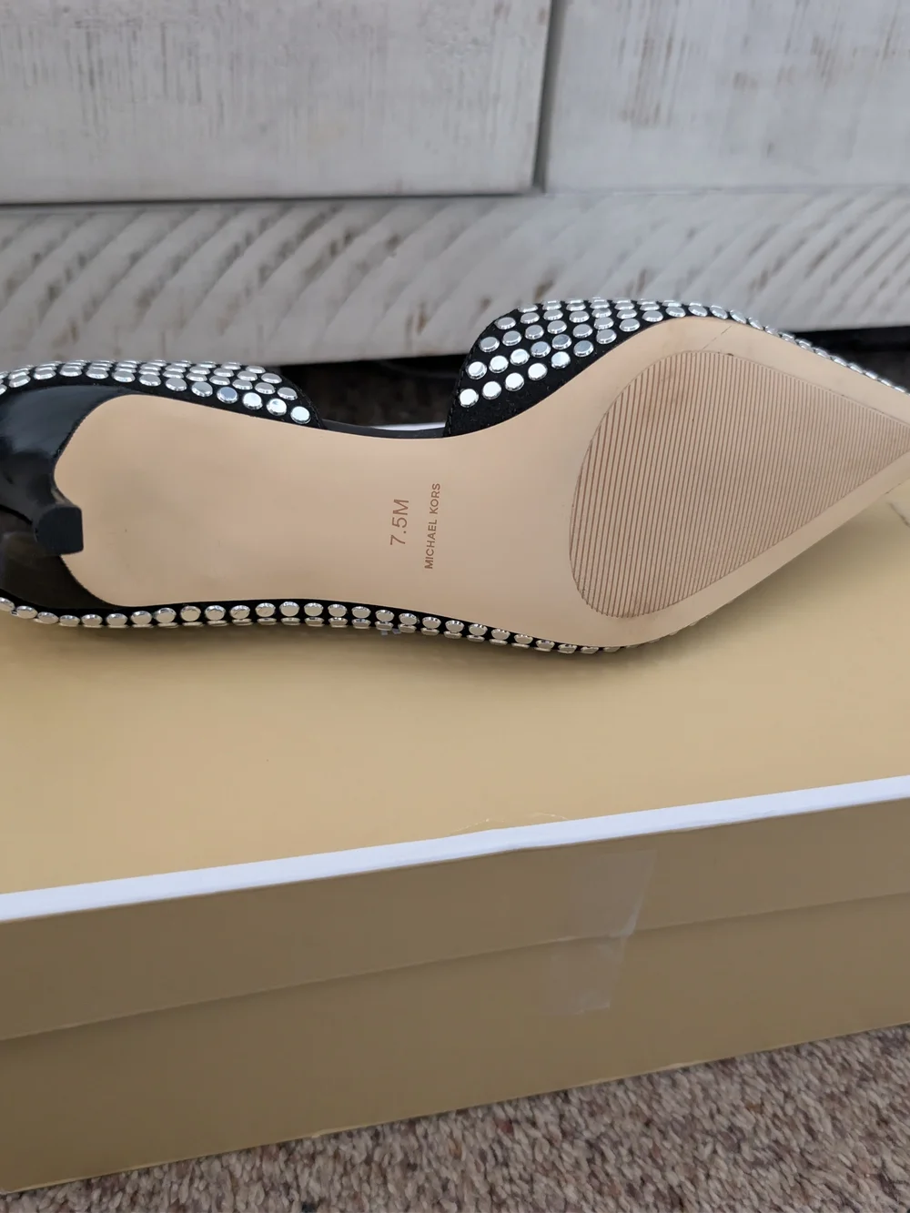 NIB MICHAEL Michael Kors Elyse Studded D'Orsay Kitten Heel Pumps Black 7.5